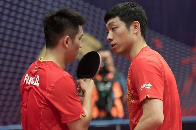 端的鲜明对 端的鲜明对